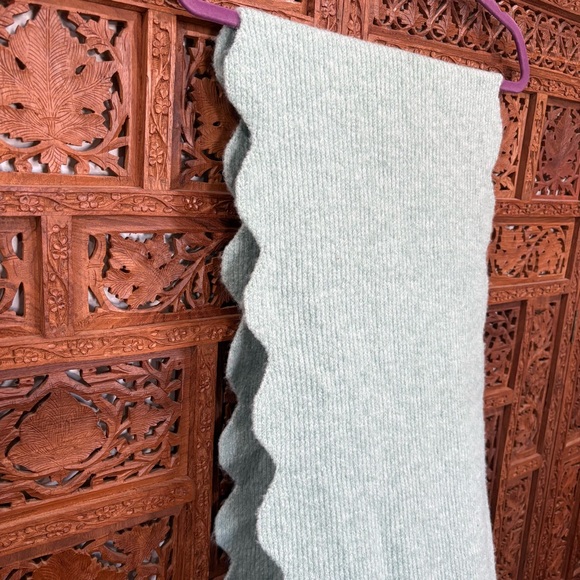 NWT Anthropologie Maeve Scalloped Scarf Ribbed Minty Green - Picture 3 of 6